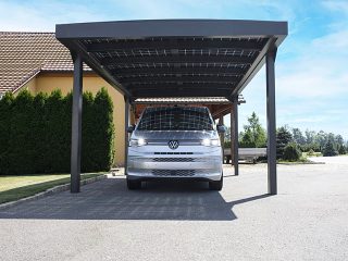 Carport Camper Solar fängt Regenwasser auf