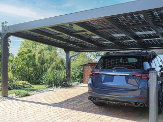 Installation von Carport Solar Premium beim Kunden