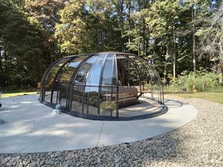 Spa Sunhouse with hot tub