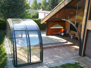 Look inside pool enclosure LAGUNA  - covered sitting set