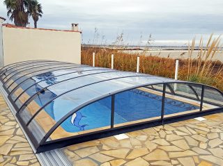 Closed pool enclosure AZURE Flat Compact