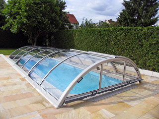 Dark polycarbonate filling on pool enclosure UNIVERSE NEO