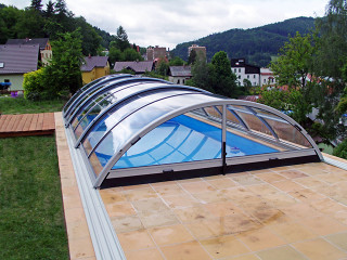 High swimming pool enclosure UNIVERSE by Alukov