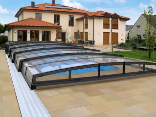 Swimming pool enclosure VIVA made by Alukov