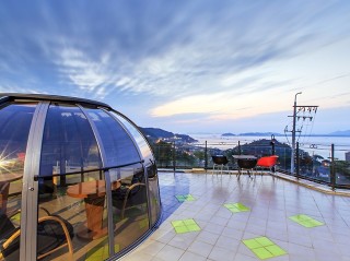 Hot tub enclosure Orlando with beautiful view