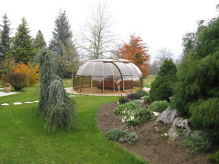 Hot tub enclosure SPA SUNHOUSE can also shed your car