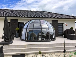 Retracted hot tub enclosure Oasis