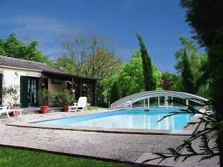 Copertura per piscina aperta modello Imperia in colore bianco