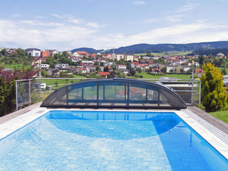 trasparenza della Copertura piscina modello Elegant NEO