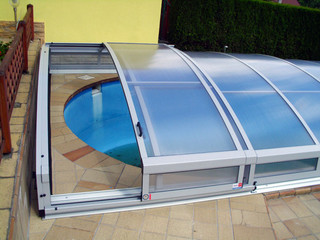 Copertura piscina amovibile per coprire la piscina: trasparente con telaio beige