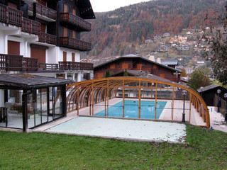 Piscina coperta con struttura in alluminio