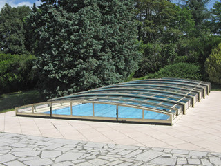 coperture per piscine telescopiche ed ultra basse 