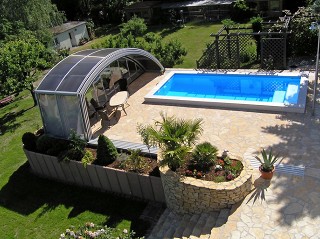 La vista da sopra di copertura piscine Ravenna