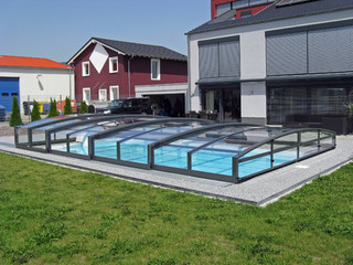 VIVA™ Poolüberdachung schützt Ihr Becken vor Laube 