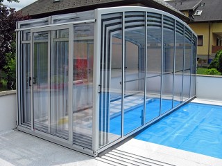 Fully retracted pool enclosure Vision- white finish