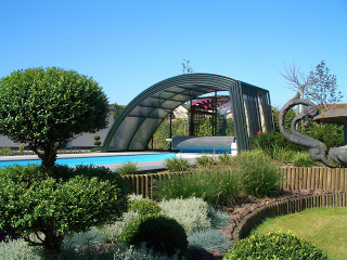 High and spacious pool enclosure RAVENA