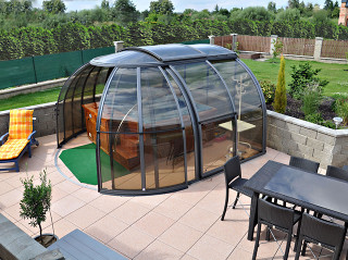 Hot tub enclosure OASIS can also cover your sitting set