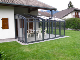 Terrace enclosure CORSO greatly increases thermal isolation of near wall of the hous