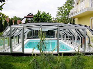 Fully opened pool cover OCEANIC - high