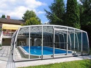 Retractable OMEGA pool enclosure by Alukov