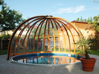 Inground pool enclosure ORIENT with wood-like imtation