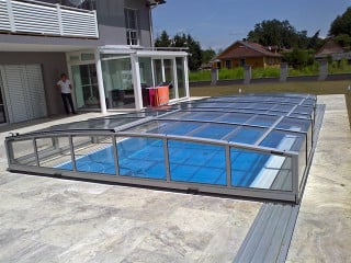 Very low swimming pool enclosure VIVA