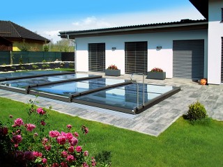 Pool enclosure Terra with modern looking house