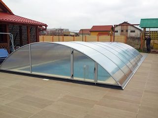 Essential pool enclosure AZURE in silver color