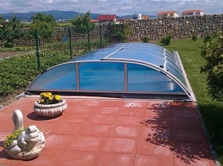 AZURE Flat pool enclosure