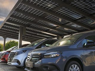 Installation von Carport Solar für Mercedes