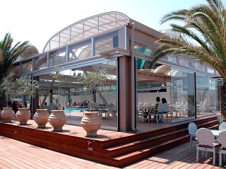 Kundenspezifische Poolüberdachung lösung für hotel schwimmbad