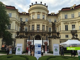 ALUKOV als Partner auf Sommerfest im Garten der Deutschen Botschaft in Prag