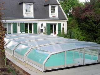 Abri pour piscine enterrée modèle  RIVIERA - abri de style classique
