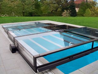 L’abri de piscine Terra avec système auto-rétractable (énergie solaire)
