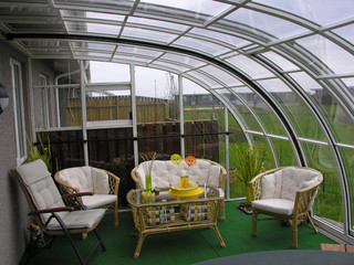 Patio enclosure CORSO Entry fits great to your garden