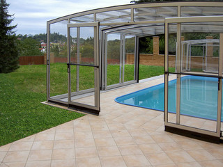 Retractable pool enclosure VISION 