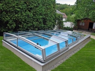Swimming pool enclosure Corona comes in every size