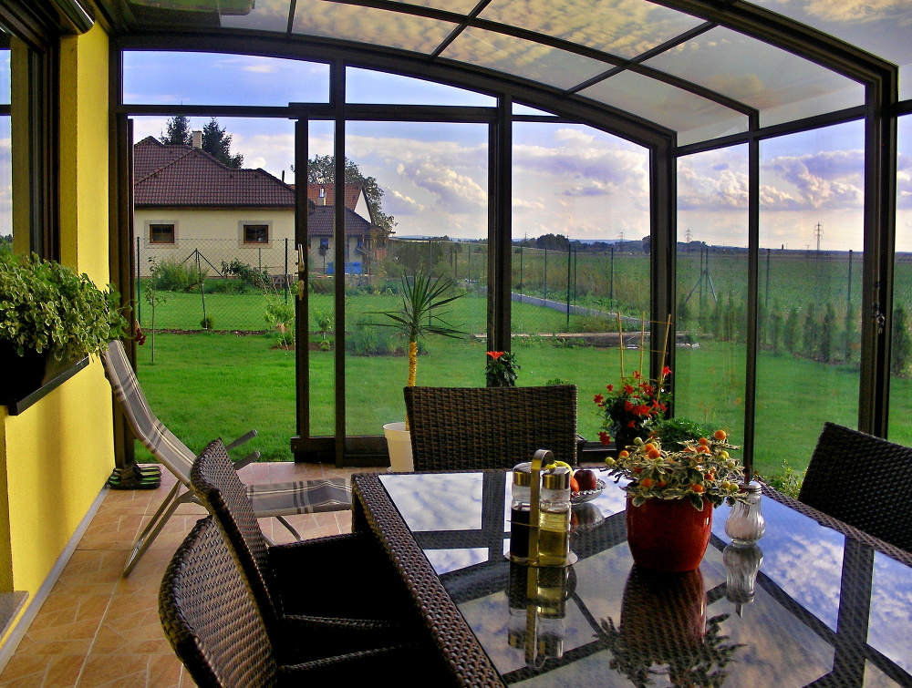 Pohled ze zastřešené terrazzi CORSOy Josefa Vacha