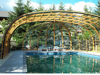 Copertura piscina telescopica lussuosa con profili in alluminio e policarbonato