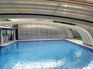 copertura scorrevole per la piscina impacchettata in fondo della piscina 