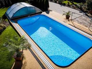 Azure retractable pool enclosure