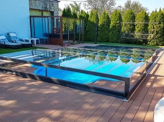 Champion - low pool enclosure
