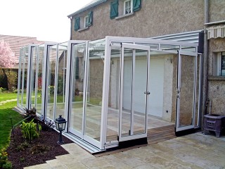 Modern retractable patio enclosure Corso Glass