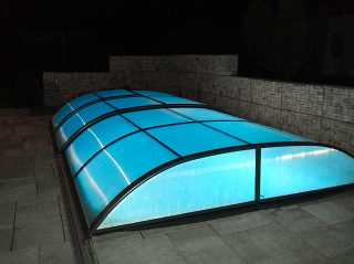 Pool enclosure Azure at night