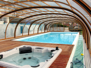 Woodlike imitation used on construction of pool cover LAGUNA