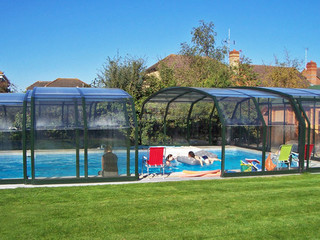 Pool covered by our enclosure OCEANIC - high