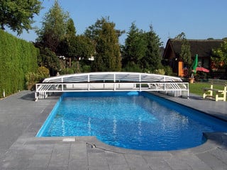 Anthracite color used on pool cover by Alukov a.s.