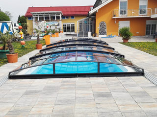 Retractable pool enclosure Azure Angle