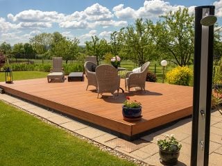 POOLDECK : Sublimez votre jardin avec style et fonctionnalité.