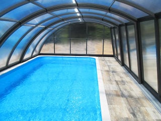 Look inside pool enclosure Ravena